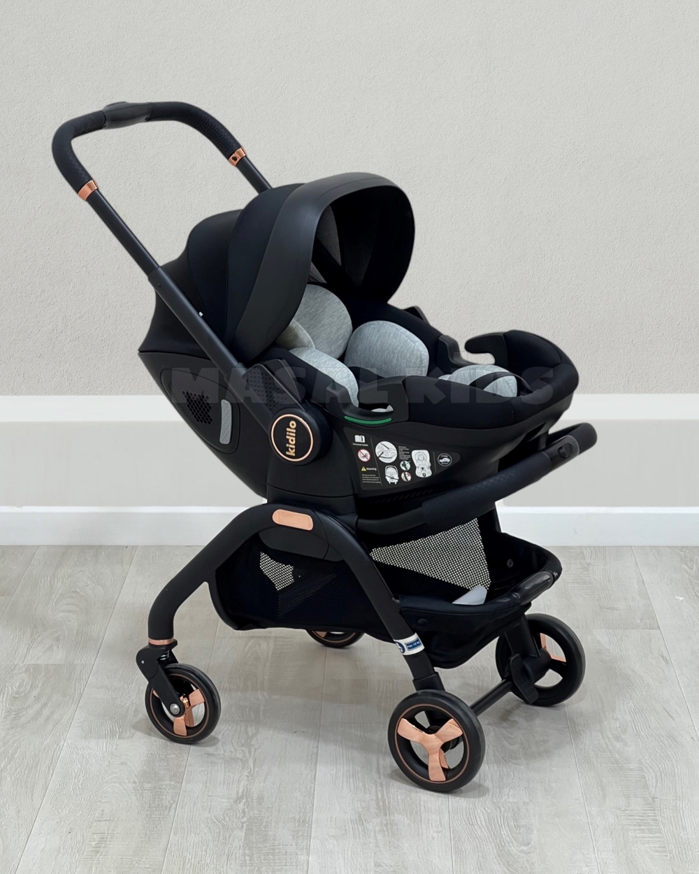 Poussette et maxicosy 2en1 noir S366 Kidilo