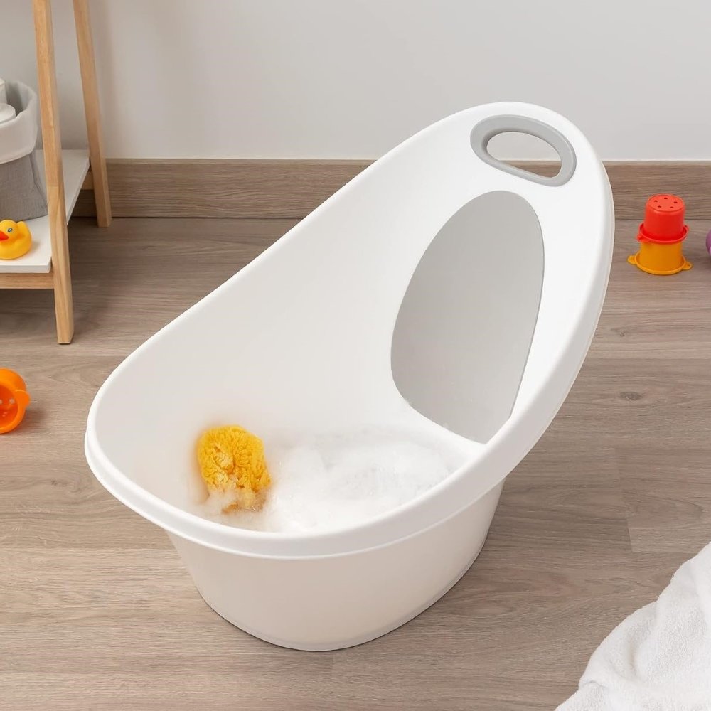 Baignoire-Avec-Bosse-Et-Pieds-Antidérapants-Blanc-kiokids-1 Baignoire avec bosse et pieds antidérapants blanche Kiokids